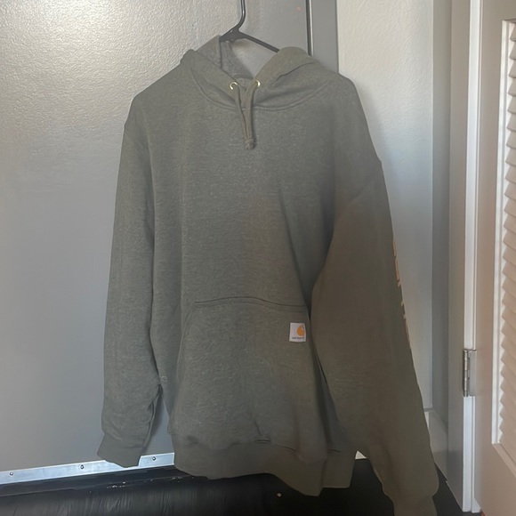 large (loose fit) carhartt sweatshirt. - Picture 1 of 3